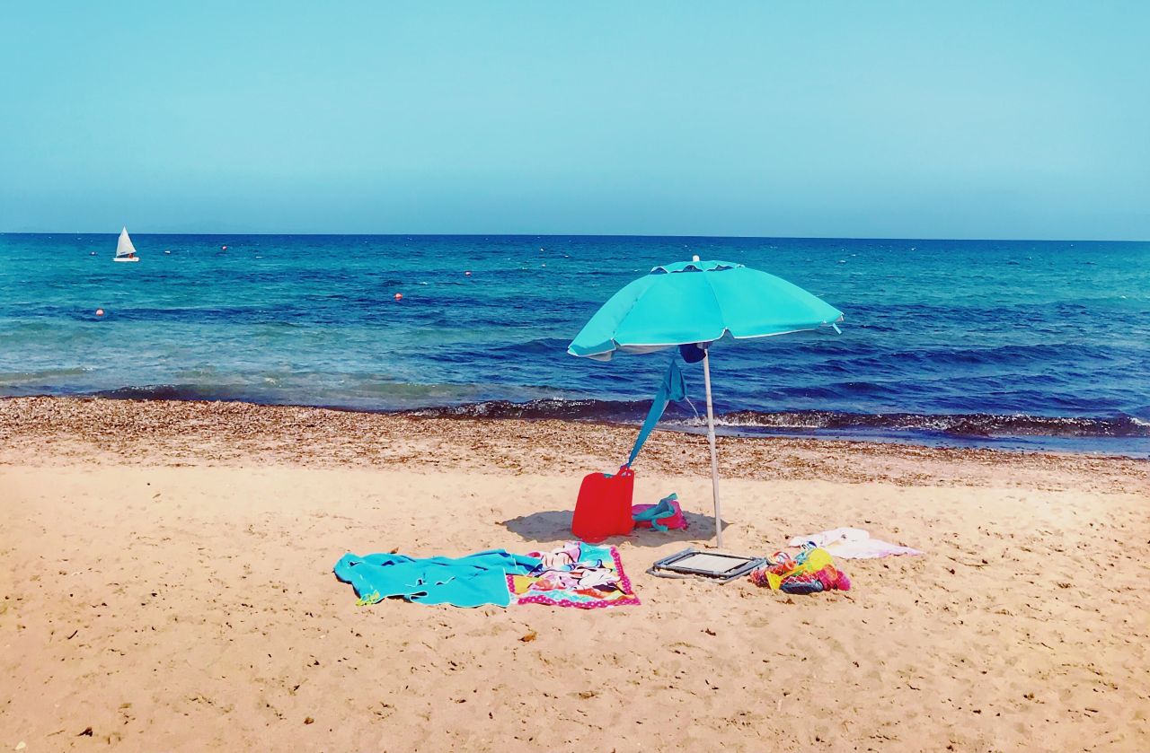 ban prohibición guardar espai a la platja amb tovalloles o altres estris